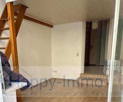 bezugsfrei - 1 Zi-DG App und 1 Zimmer Gewerbeeinheit  im EG