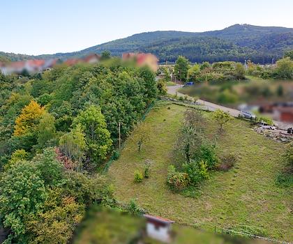 Schönes, großes Grundstück in Hanglage mit traumhaftem Ausblick