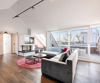 Luxuriös & familiengerecht: 4-Zimmer-Penthouse mit Designausstattung, Dachterrasse und Liftzugang