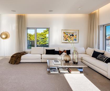 Atemberaubendes Penthouse: Fantastische Blickachsen, 3,40 Meter hohe Räume und viel Privatsphäre