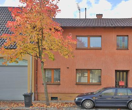 Charmantes Reihenmittelhaus mit 141 qm Wohnfläche, Garage, Terrasse und Südgarten