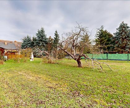 Gegen Gebot: PROVISIONSFREI: Großes Grundstück in Bad Lauchstädt mit Gebäude & Entwicklungspotenzial