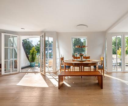 Perfekt gegliedert: 4,5-Zimmer-Wohnung mit Dachterrassen und Designer-Ausstattung