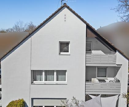 Gemütliche 2,5 Zimmer Dachgeschoss-Wohnung mit Südbalkon inkl. Stellplatz