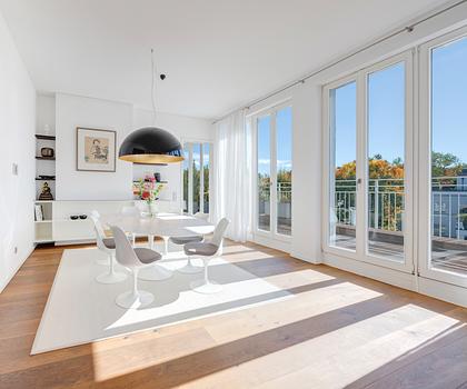 Penthouseflair: High-End-Stadtdomizil mit Premium-Ausstattung und Dachterrasse