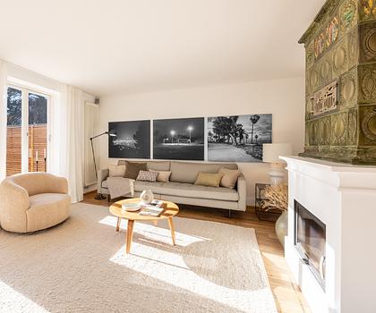 Stillvoll und bezugsbereit: 6-Zimmer-Stadthaus in Gern mit Südgarten und Traumblick