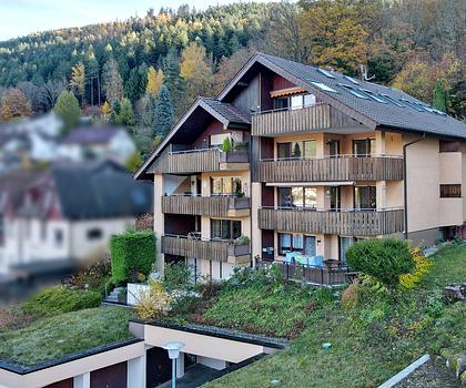 Ruhig wohnen mit Aussicht – charmante 3-Zimmer-Wohnung mit Südbalkon und Garage in Bad Wildbad