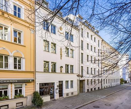 Denkmalgeschütztes, saniertes Altbau-Juwel mit 4 Wohnungen und 1 Gewerbeeinheit in Toplage Lehel