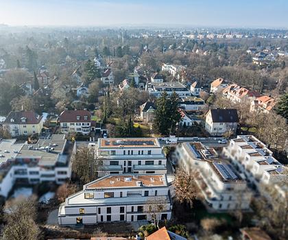 Neubau: Klar geschnittene 2-Zimmer-Gartenwohnung mit Terrasse und zauberhaftem West-Privatgarten