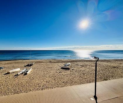 Appartement mit 2 Schlafzimmern, 1 Bad und Tiefgaragenstellplatz direkt am Strand von La Mata