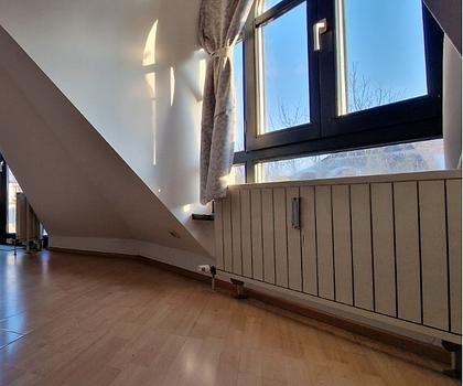 Tolle, ruhige 2 Zi. Balkon-Dachgeschoss, nähe Fasanerie **