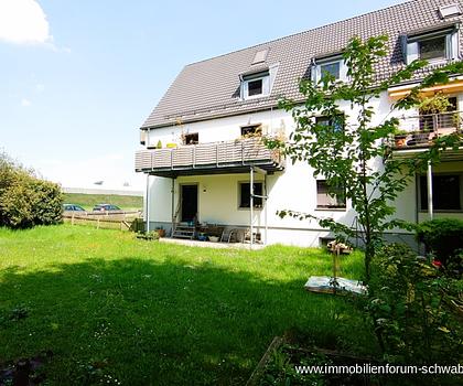 Schöne 3-Zimmer-Wohnung mit Terrasse und 400 m² Gartenanteil in Unterföhring!