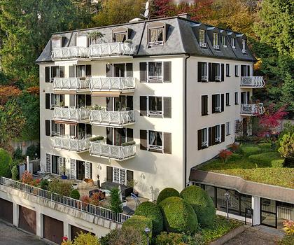 Idyllisches Wohnen in Baden-Baden – Gepflegte Etagenwohnung mit Balkon und viel Grün