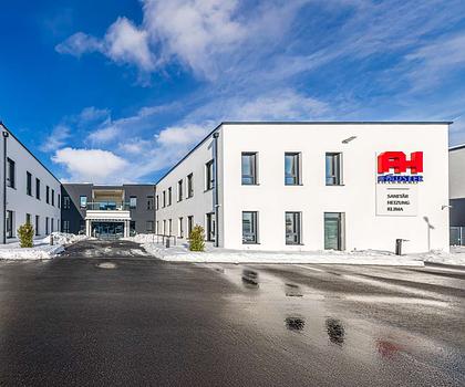 HEGERICH: Repräsentative Büro-/Ausstellungs-/ Verkaufsräume mit guter Infrastruktur!