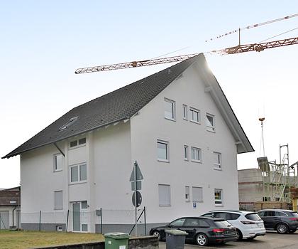 Sanierte Kapitalanlage mit guter Rendite, drei Garagen und langjährigen Mietern in Malsch