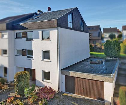 Großzügige Doppelhaushälfte mit Sauna & Garten