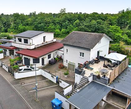 Mehrfamilienhaus-Ensemble mit 7 Wohnungen, Pools, Whirlpool & Outdoor-Küche in Bad Bellingen