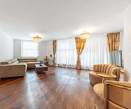 Großzügige, moderne 3-Zi.-Wohnung mit Südwestbalkon im begehrten Bogenhausen