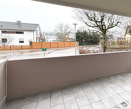 2-Zimmer-Erdgeschosswohnung, Garage, Balkon, Aufzug – ruhige Lage, zuverlässige Mieter
