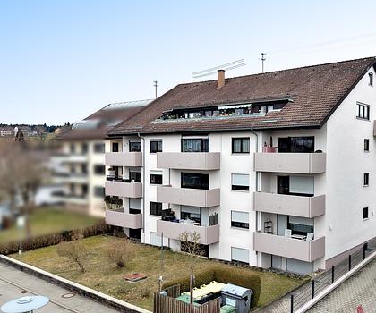 Vermietete 2-Zimmer-Wohnung mit Balkon, Aussicht, Aufzug & Garage – solide Kapitalanlage