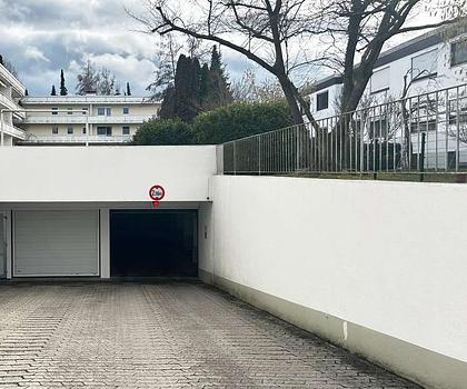 Gut gelegener Tiefgaragenstellplatz im schönen Solln