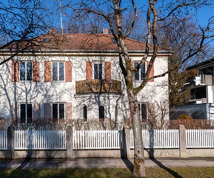 Idyllische Lage für die Sanierung und Erweiterung einer ensemblegeschützten Villa
