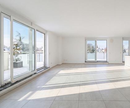 Großzügige, lichterfüllte Dachgeschoss-Wohnung mit sonnigen Terrassen