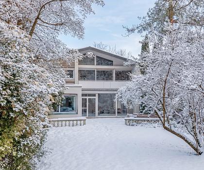 Idyll mit Zugang zur Amper: Einfamilienhaus mit weiterem Baurecht auf dem Grundstück