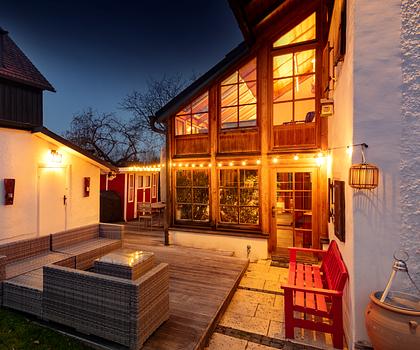 Historisches Bauernhaus mit Wintergarten-Anbau und flexiblen Nutzungsoptionen