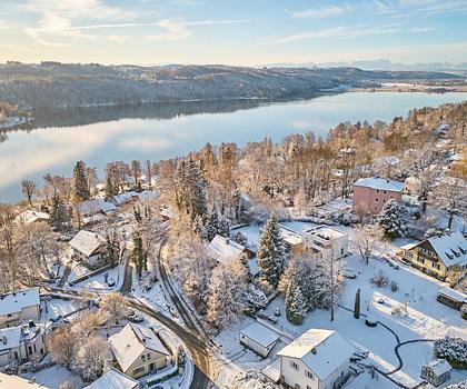 Verwunschenes Landhaus in Laufnähe zum Pilsensee; auch Neubebauung möglich