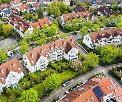++ Stilvolle Zwei-Zimmer-Wohnung mit Süd-Balkon in Bad Homburg ++