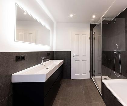 Modernes und attraktives Zweifamilienhaus in Augsburg-Haunstetten!