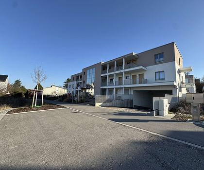 HEGERICH: Modernes Wohnen in Zirndorf – Helle, neuwertige 3-Zimmer Wohnung mit Balkon