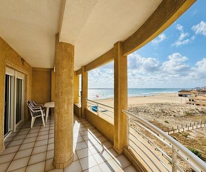 Appartement mit 4 Schlafzimmern und 2 Bädern in 1. Strandlinie