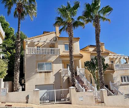 Premium-Einfamilienhaus in Residencial Montegolf mit Meer- und Golfblick