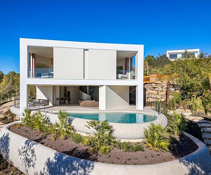 Luxusvilla mit 3 Schlafzimmern, 3 Bädern, Gäste-WC und Privatpool im exklusiven Las Colinas Golf Resort