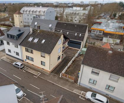 Attraktives Vierfamilienhaus mit Entwicklungspotenzial in Karlsruhe-Neureut