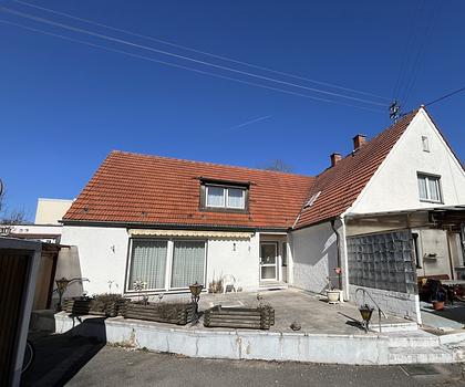 ERBBAURECHT – 1.008 m² Grundstück mit Altbestand (Haus 1 & Haus 2) – Verkauf mit Rückvermietung