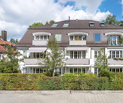 Perfekt gegliedert: 4,5-Zimmer-Wohnung mit Dachterrassen und Designer-Ausstattung