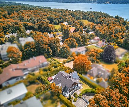 Exklusive Landhaus-Villa in malerischer Landschaft zwischen See und Golfplatz