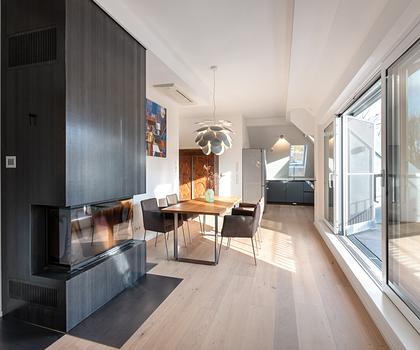 Neuwertige, klimatisierte 3-Zimmer-Dachgeschoss-Wohnung mit Liftzugang und Penthouse-Flair