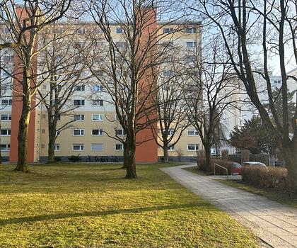 Charmante Etagenwohnung mit Süd-Balkon und TG-Stellplatz – München Hasenbergl