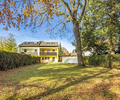 In Riemerlinger Bestlage: 581 m² Baugrundstück mit Park-Flair in naturnaher Ortsrandlage