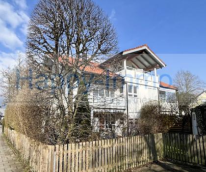 2 Zimmer Dachgeschosswohnung in Unterhaching / 2 Balkone / Kfz Stellplatz