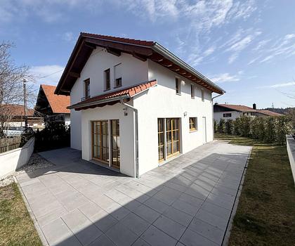 Sonniges Einfamilienhaus in Fertigbausweise in Deining - EEK A+ !
