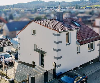 Modernes Familienhaus mit großem Garten – ein Zuhause zum Wachsen, Spielen und Glücklichsein