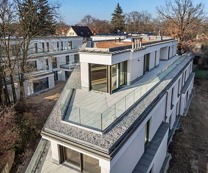 Neubau: Exquisites Penthouse über ca. 196 m² mit privatem Liftzugang und fantastischer Dachterrasse