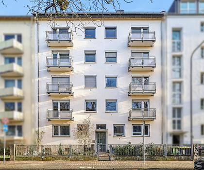 ++ Saniert und Top-Zustand: 2-Zimmer-Wohnung mit Balkon in bester Lage ++