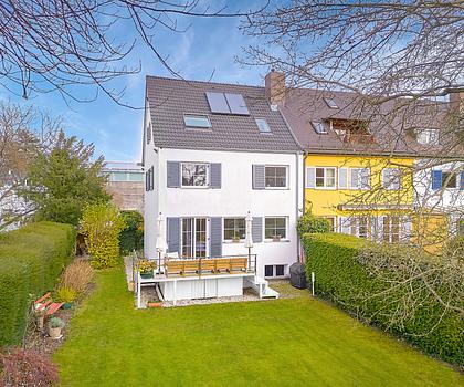 Modernisiertes Stadthaus von 1934 im begehrten, familienfreundlichen Gern