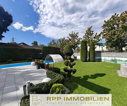 Stilvoll modernisiertes Einfamilienhaus mit Wellnessgarten, Sauna & Pool